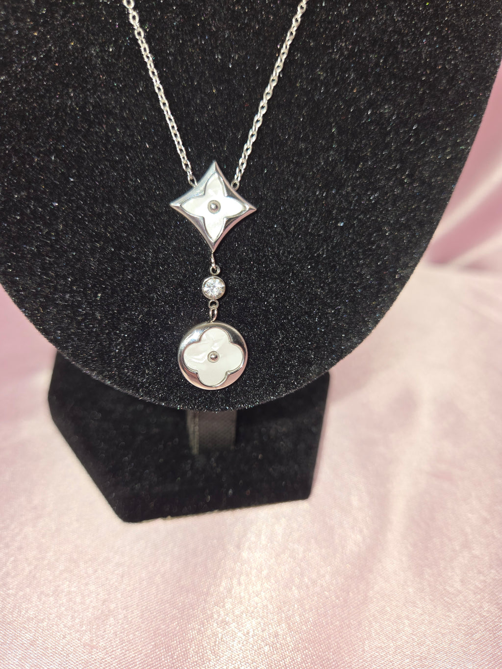 Lux Inspired Floral Motif Necklace
