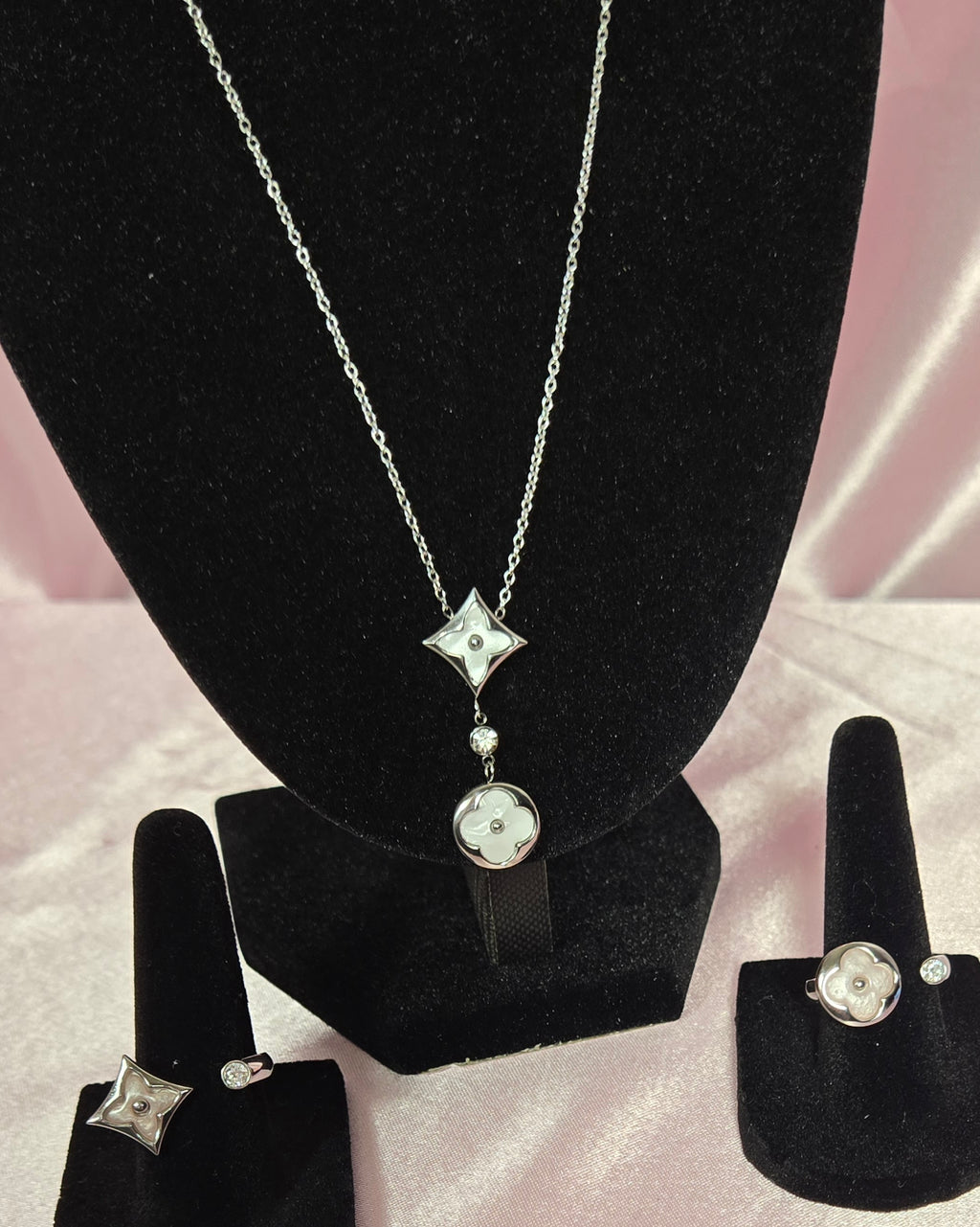 Lux Inspired Pink Floral Jewelry Set | Necklace Bracelet &amp; Adjustable Rings