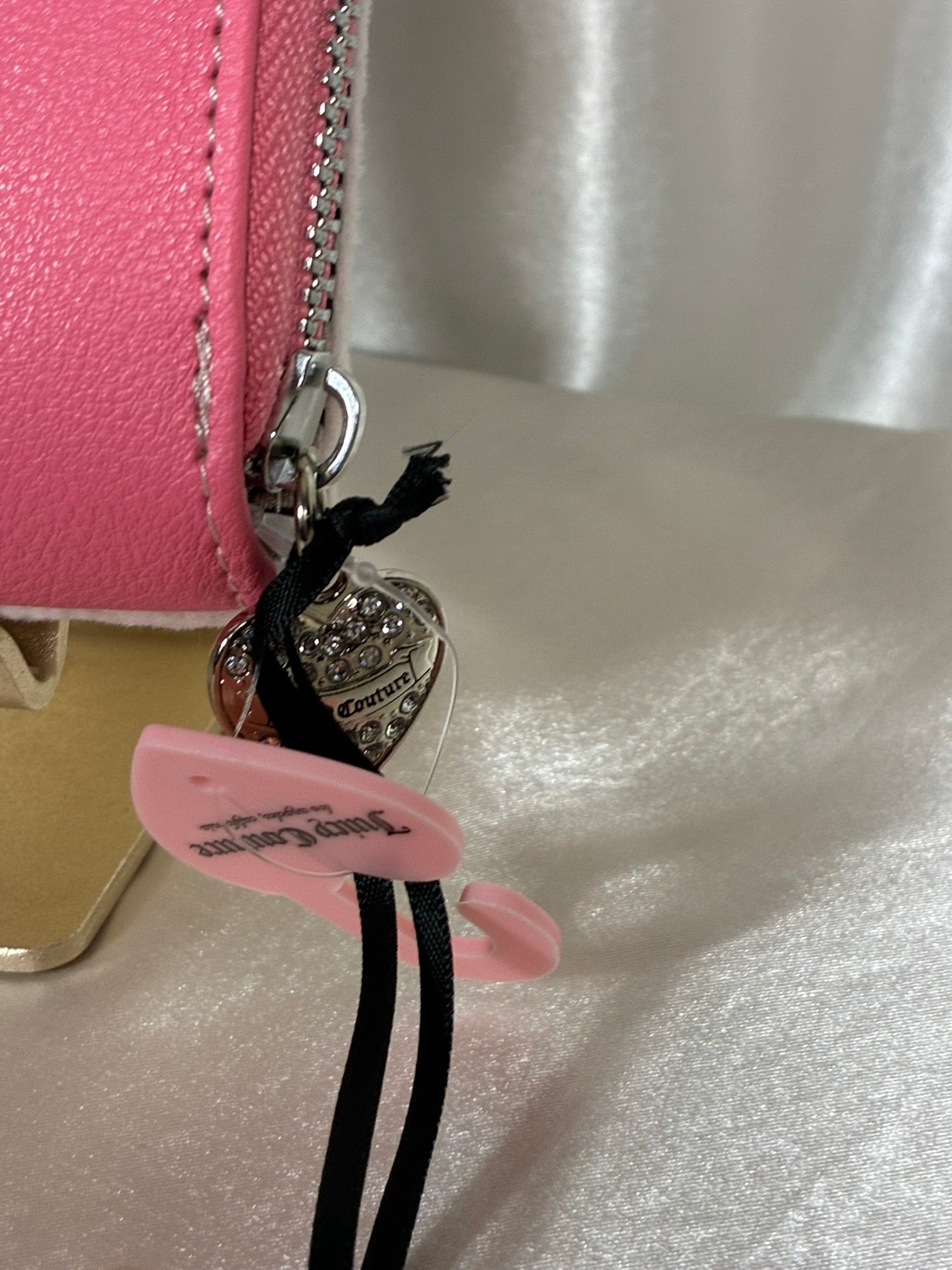 Juicy Couture Juicy in Bloom Zip Wallet – Blush Pink
