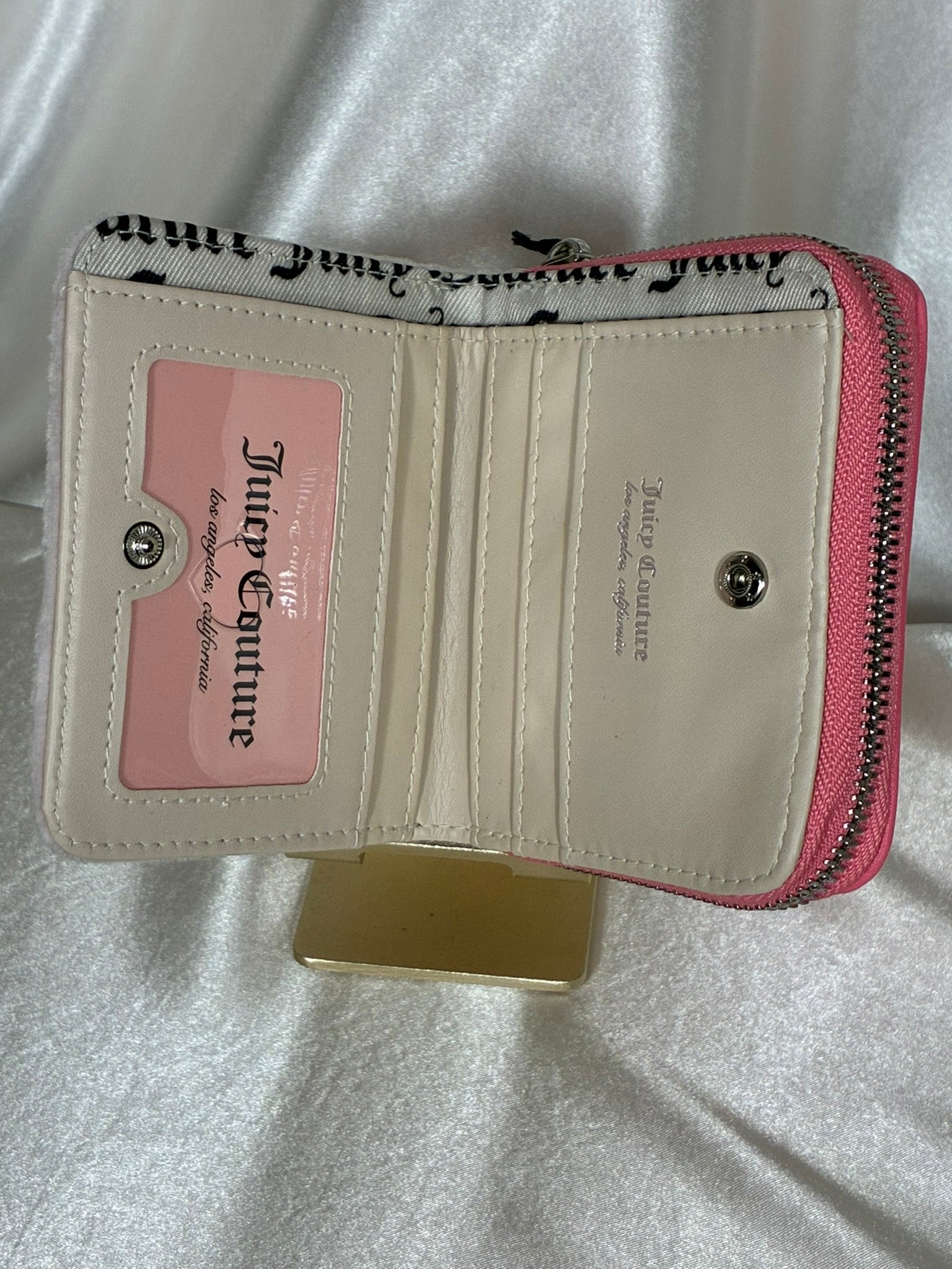 Juicy Couture Juicy in Bloom Zip Wallet – Blush Pink