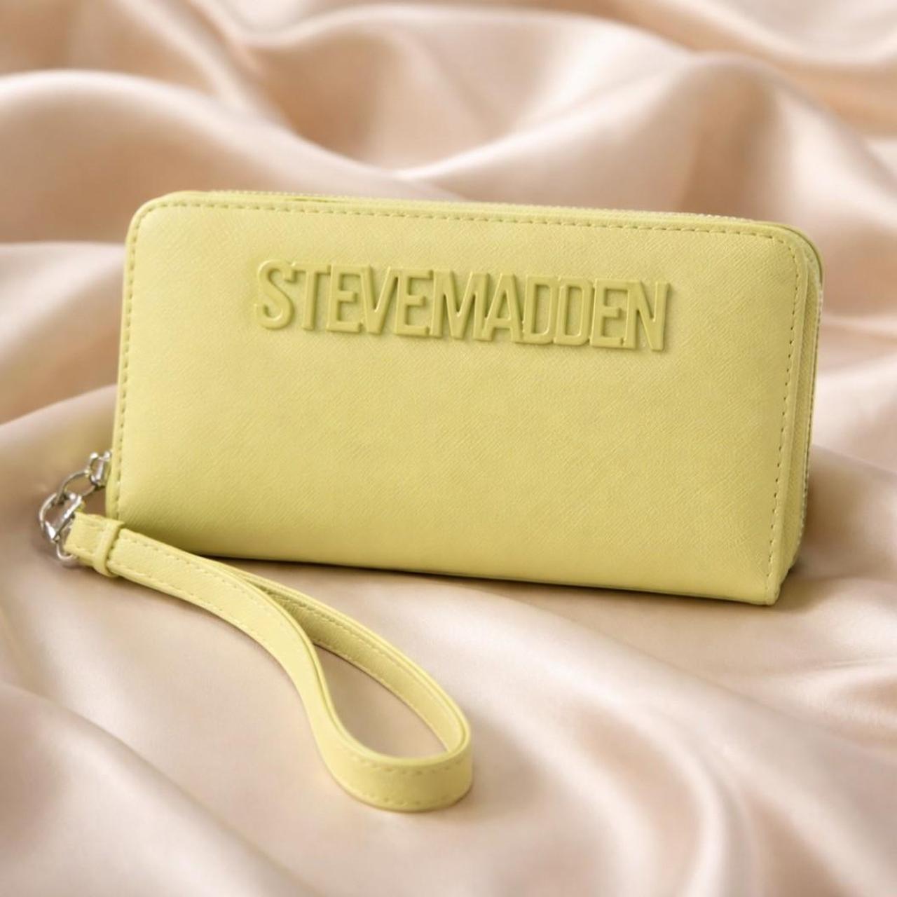 Steve Madden Lime Wristlet
